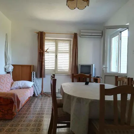 In Ugljan/insel Ugljan 7464 Holiday home